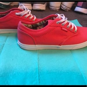 Like new Vans Women’s Coral “Camden” sneaker